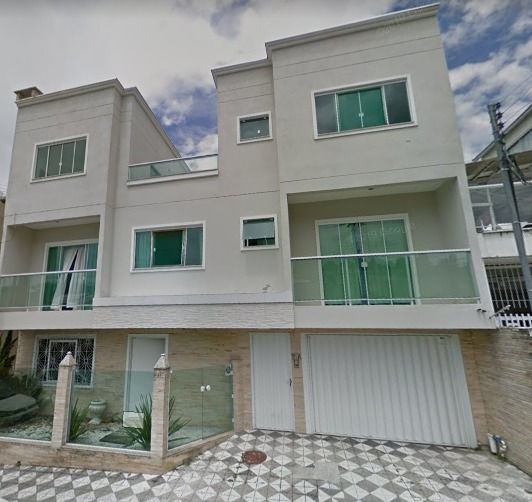 Casa — Térreo + 02 pisos 325m²