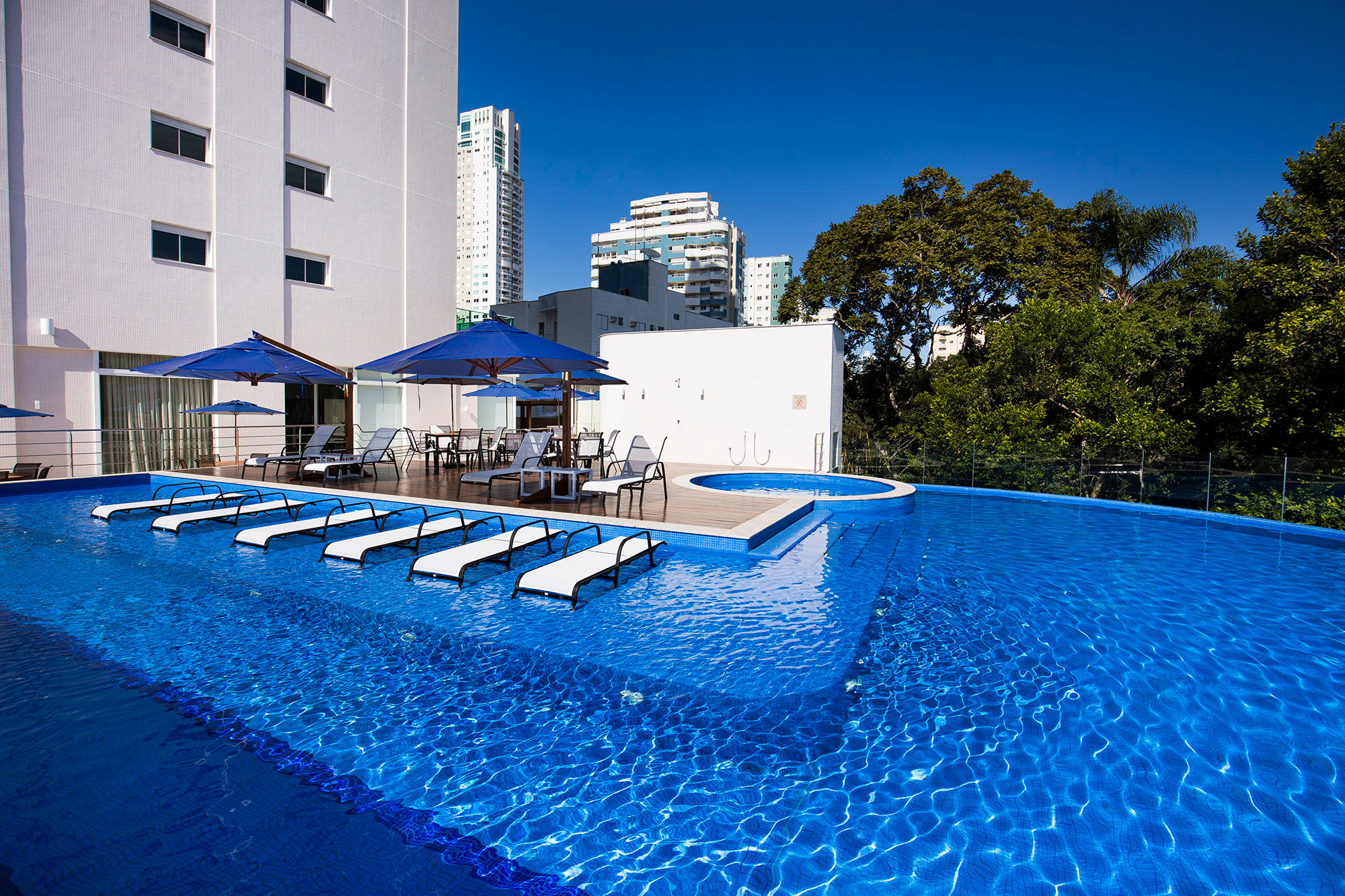 Alameda Jardins Residence